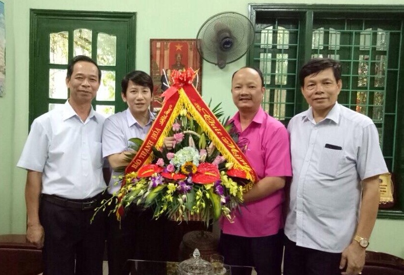 Hoạt động chúc mừng ngày Doanh nhân Việt Nam