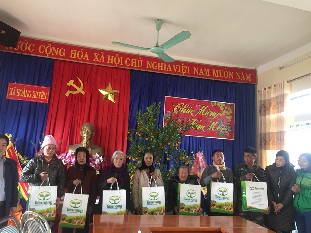 Tiến Nông tặng quà Tết cho các hộ nông dân nghèo tại huyện Hoằng Hóa4