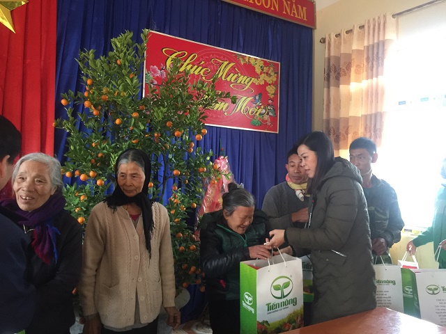 Tiến Nông tặng quà Tết cho các hộ nông dân nghèo tại huyện Hoằng Hóa25