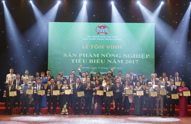 Tiến Nông tự hào 4 năm liên tiếp vinh danh sản phẩm nông nghiệp Việt Nam tiêu biểu1