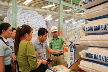 Hội nông dân các cấp tỉnh Tuyên Quang thăm và làm việc tại Nhà máy Tiến Nông