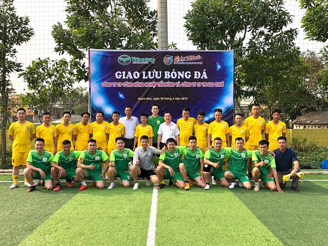 Giao hữu bóng đá giữa công ty Tiến Nông và NPP tại tp Thanh Hóa3
